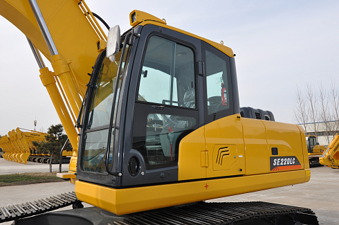 Экскаватор гусеничный SE220LC