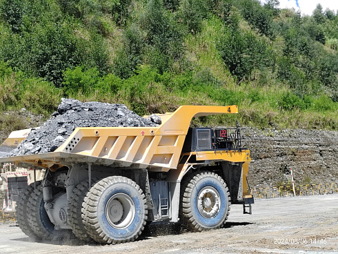 Самосвал TEH160, грузоподъёмность 138 т